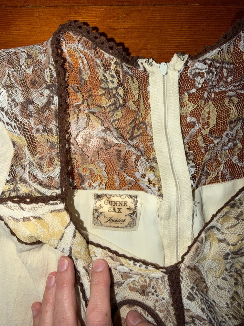 Vintage Gunne Sax Boho Cream Maxi Dress with Paisley Trim // size 6 or 8 Prairie - Picture 4 of 6